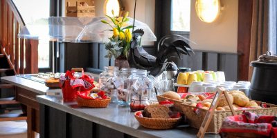 ontbijten bij boerderij de boerinn met een buffet