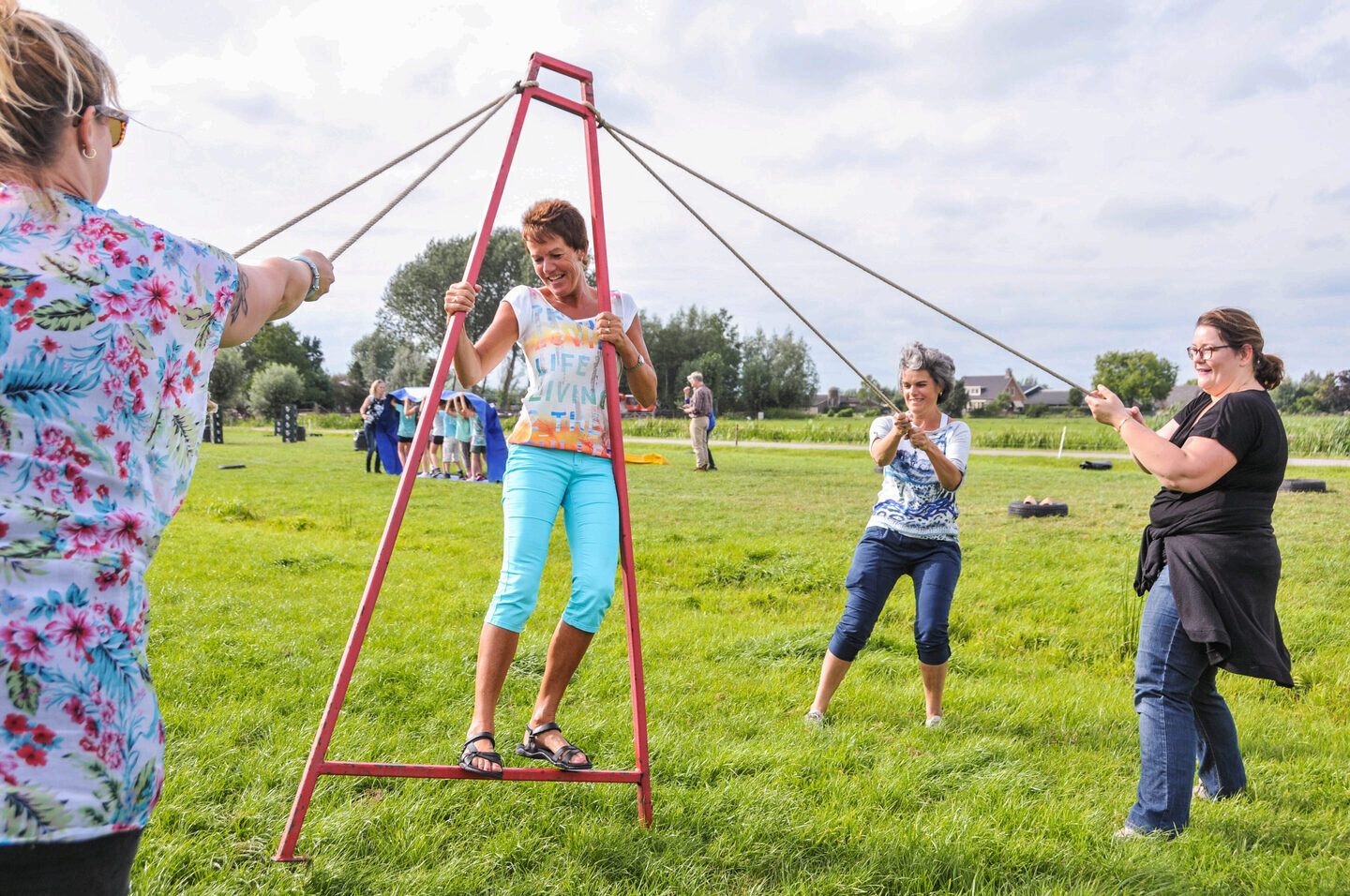 Bewaar je evenwicht boerenspellen poldersport bij Boerderij De Boerinn