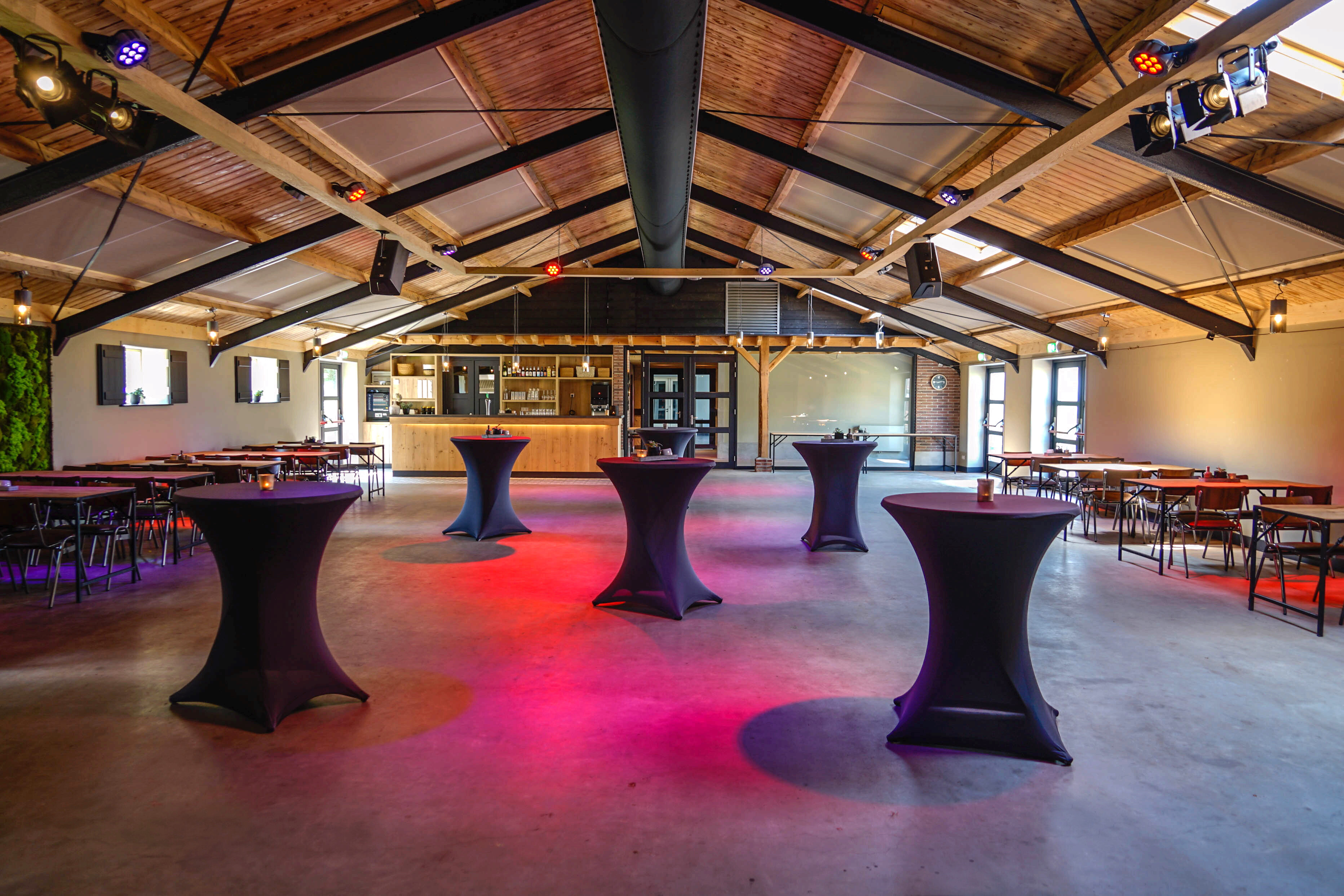 Feestzalen vind je bij Boerderij de Boerinn