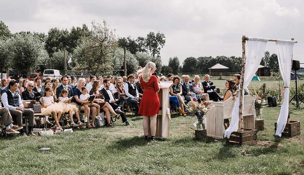 Trouwceremonie bij Boerderij De Boerinn