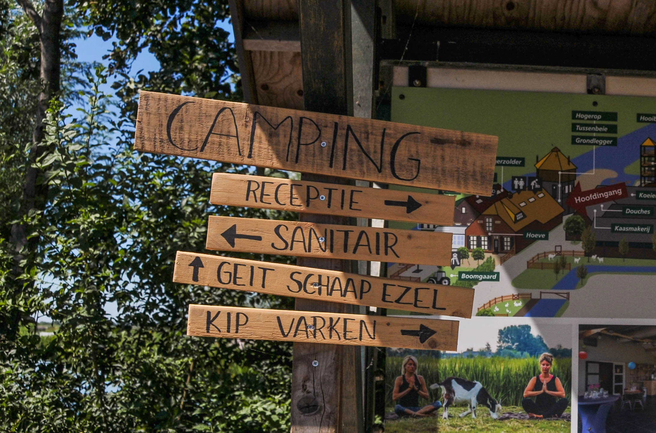 Houten campingbord | Camping de Boerinn