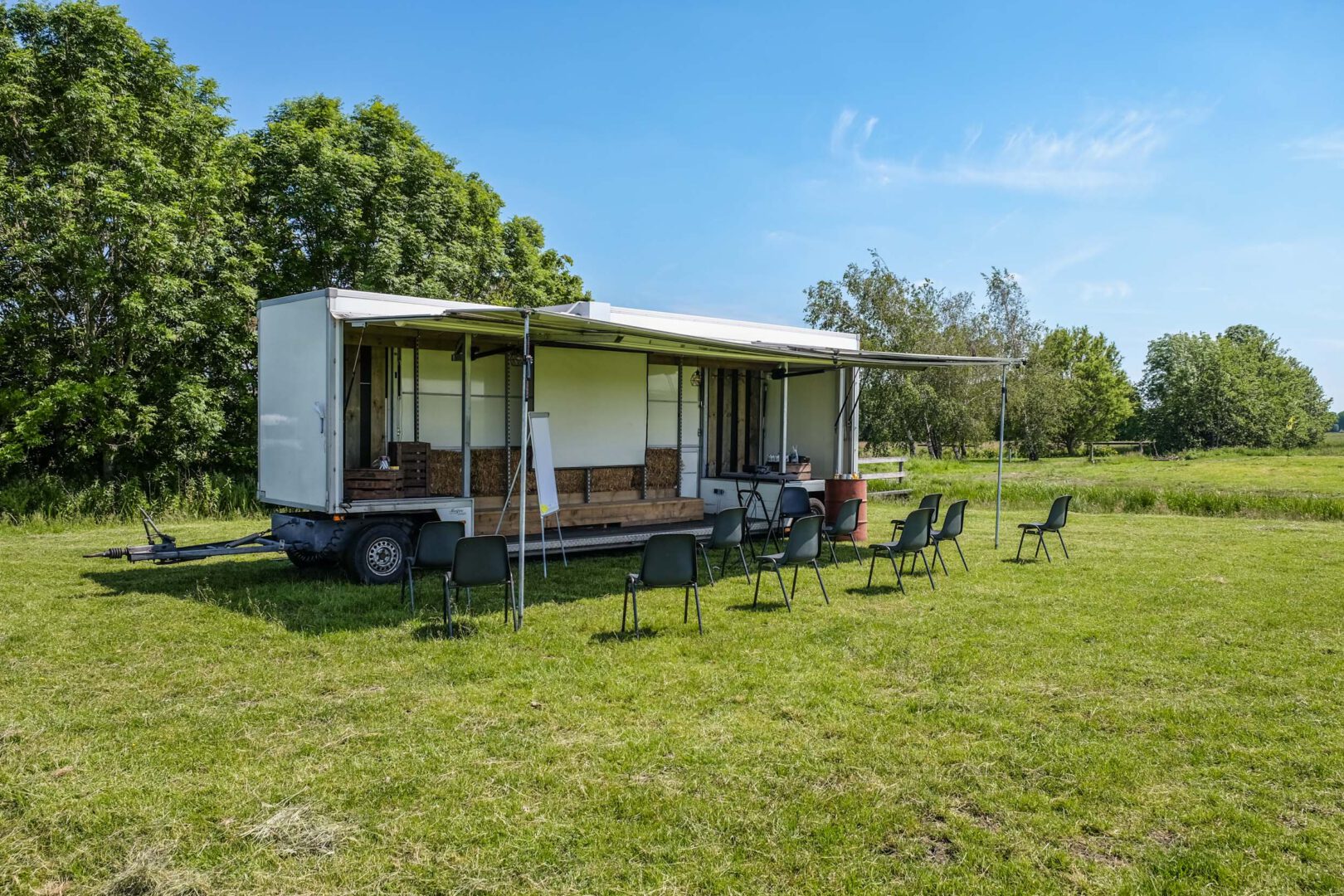 Unieke vergaderlocatie - Mobiele vergaderruimte | Boerderij De Boerinn