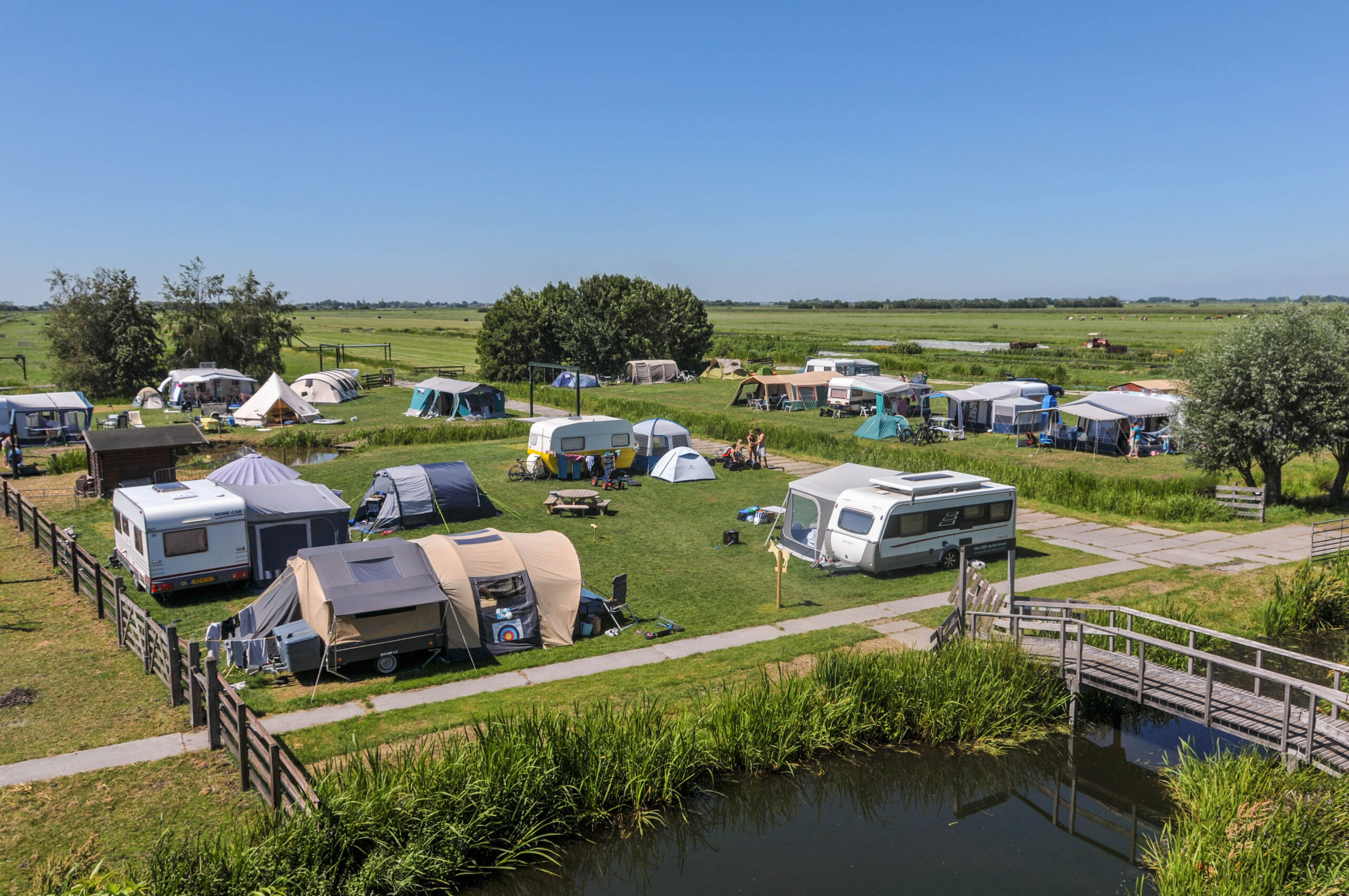 De omgeving van de camping