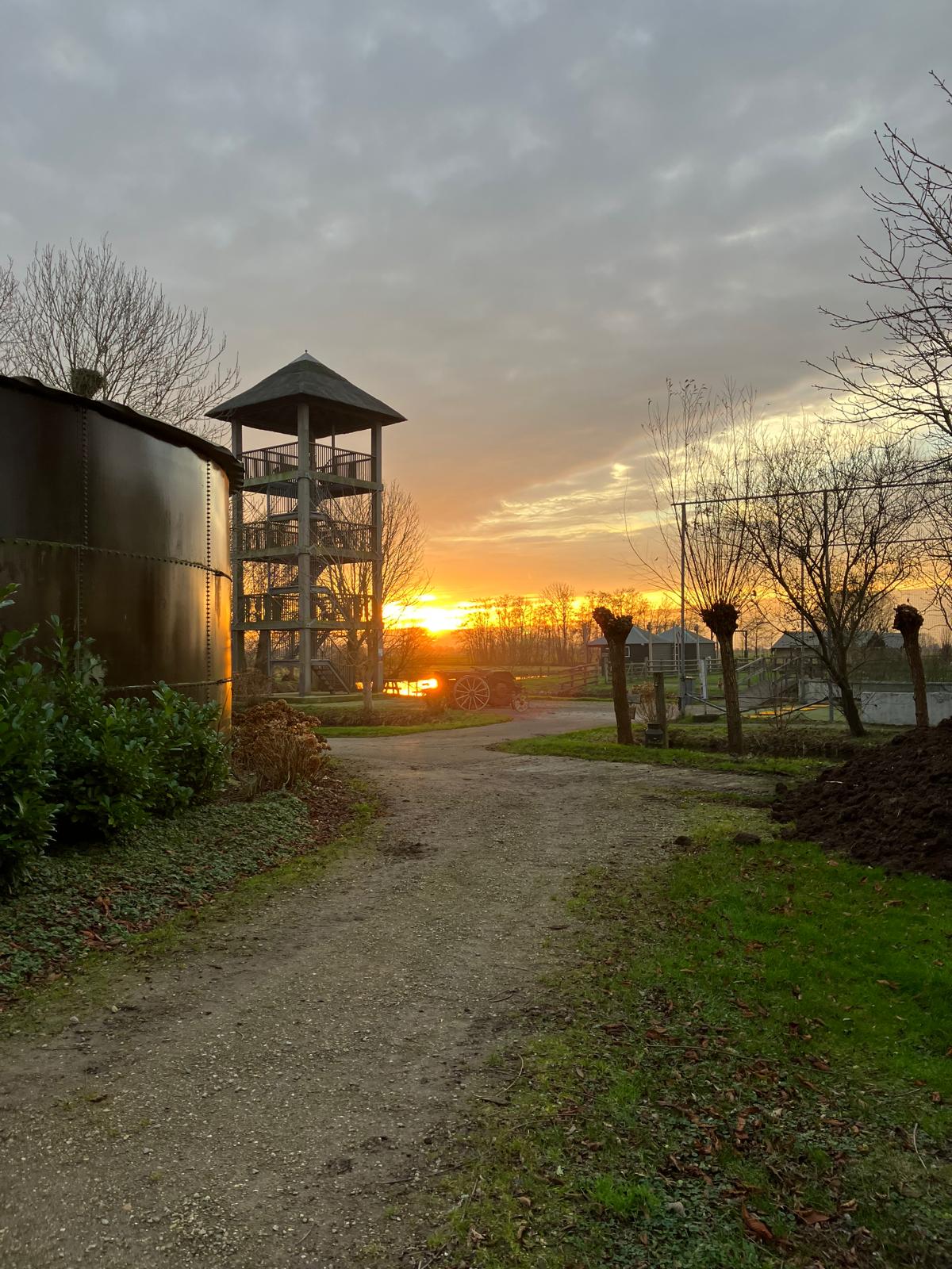 Zonsondergang tijdens eindejaarsfeest van de ANWB